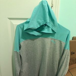 Women’s hooded t-shirt